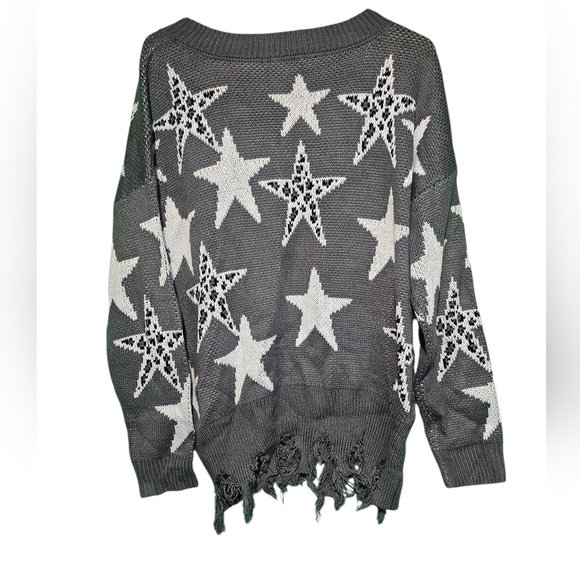 Umgee EUC Small Gray Star V-Neck Star Distressed Sweater - Picture 2 of 2